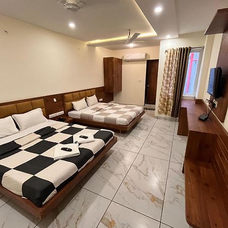 Hotel Prakasham Ujjain Extérieur photo